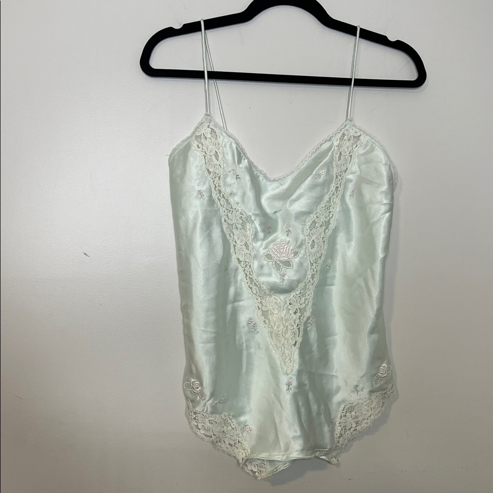 Elegant Lace Trim Satin top - satin vintage mint lingerie new condition